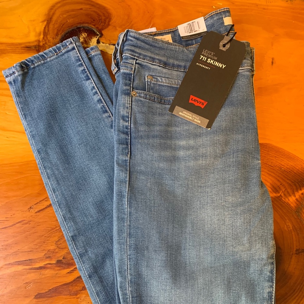 Levi’s 711 Skinny Women’s Jeans